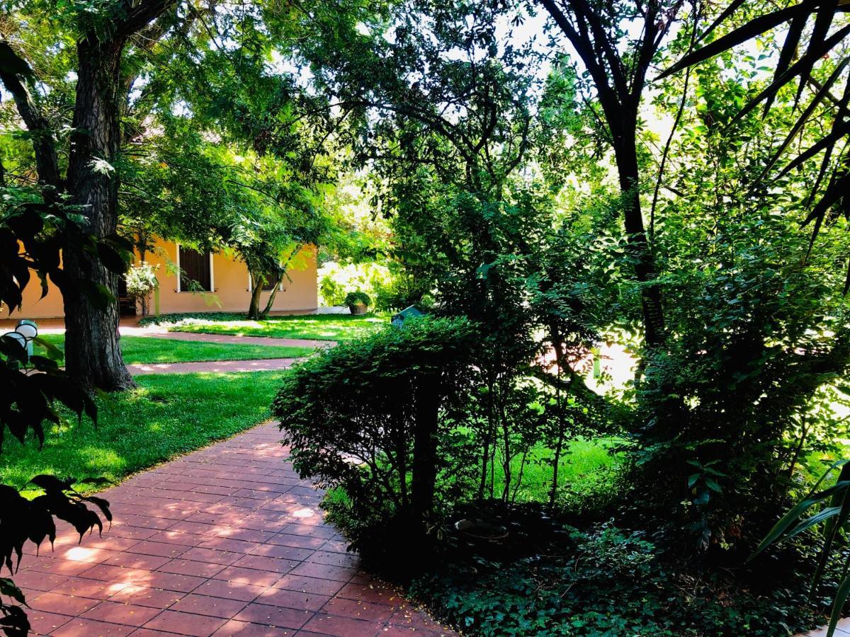 Opera Deluxe Bed & Breakfast Ravenna Exterior foto